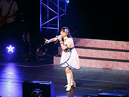 画像ギャラリー No.041のサムネイル画像 / 赤羽根健治氏もサプライズ出演した「THE IDOLM@STER 8th ANNIVERSARY HOP!STEP!!FESTIV@L!!!」横浜公演の模様をレポート