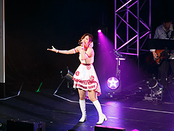 画像ギャラリー No.043のサムネイル画像 / 赤羽根健治氏もサプライズ出演した「THE IDOLM@STER 8th ANNIVERSARY HOP!STEP!!FESTIV@L!!!」横浜公演の模様をレポート