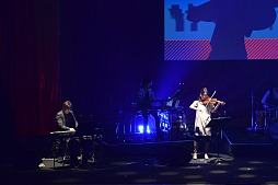 ���������꡼ No.005�Υ���ͥ������ / �֥ꥺ�����R BAND�פ�miwa���󤬥�������γڶʤ������ա��֥ꥺ�����R �� miwa �ץ�ߥ��।�٥�ȡפ����ͤ��ݡ���