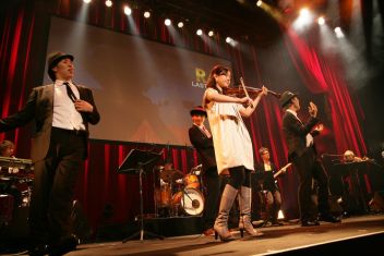 画像ギャラリー No.004のサムネイル画像 / 「リズム怪盗R × miwa プレミアムイベント」の映像が期間限定で公開