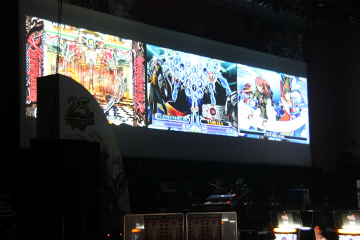 画像ギャラリー No.007のサムネイル画像 / 次々と飛び出す妙技に大熱狂,横浜に5000人の“アークファン”が集結した創立25周年記念イベント「ARC SYSTEM WORKS FESTIVAL」をレポート