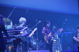 画像ギャラリー No.010のサムネイル画像 / 次々と飛び出す妙技に大熱狂,横浜に5000人の“アークファン”が集結した創立25周年記念イベント「ARC SYSTEM WORKS FESTIVAL」をレポート