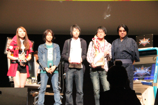 画像ギャラリー No.024のサムネイル画像 / 次々と飛び出す妙技に大熱狂,横浜に5000人の“アークファン”が集結した創立25周年記念イベント「ARC SYSTEM WORKS FESTIVAL」をレポート