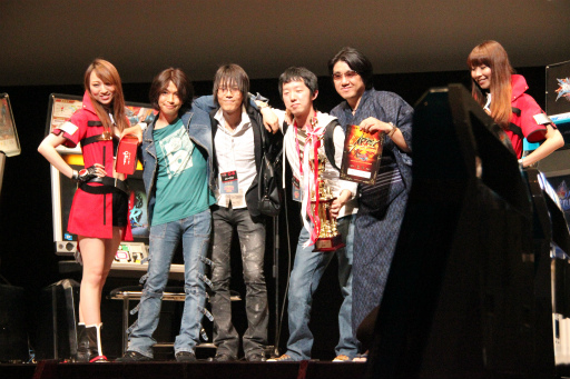 画像ギャラリー No.025のサムネイル画像 / 次々と飛び出す妙技に大熱狂,横浜に5000人の“アークファン”が集結した創立25周年記念イベント「ARC SYSTEM WORKS FESTIVAL」をレポート