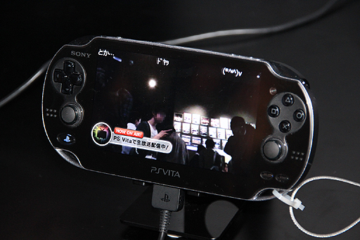 画像ギャラリー No.003のサムネイル画像 / 「ヱヴァ」とのコラボも明らかにされた「niconico」新バージョン“Q”発表会レポート。PS Vita版「ニコニコ」の生配信機能もお披露目