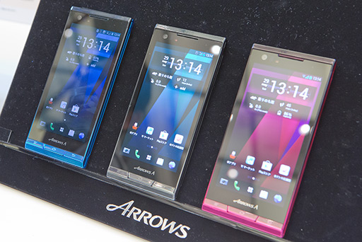 画像ギャラリー No.013のサムネイル画像 / ソフトバンクモバイル&ウィルコム,PHS+3G通信対応や放射線測定機能付きスマートフォン,下り最大110Mbpsのモバイルルーターなど,2012年夏モデルを発表