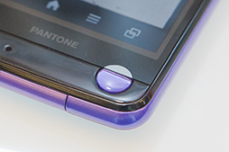 画像ギャラリー No.032のサムネイル画像 / ソフトバンクモバイル&ウィルコム,PHS+3G通信対応や放射線測定機能付きスマートフォン,下り最大110Mbpsのモバイルルーターなど,2012年夏モデルを発表