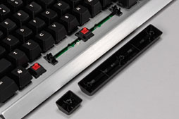 画像ギャラリー No.007のサムネイル画像 / 【PR】Corsairが放つゲーマー向け新ブランド「Vengeance」。そのFPSゲーマー用キーボードに触ってみた