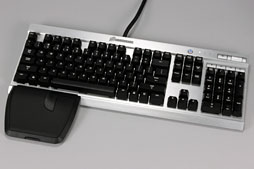 画像ギャラリー No.012のサムネイル画像 / 【PR】Corsairが放つゲーマー向け新ブランド「Vengeance」。そのFPSゲーマー用キーボードに触ってみた