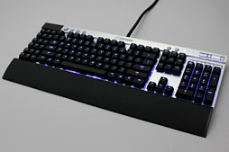 画像ギャラリー No.018のサムネイル画像 / 【PR】Corsairが放つゲーマー向け新ブランド「Vengeance」。そのFPSゲーマー用キーボードに触ってみた