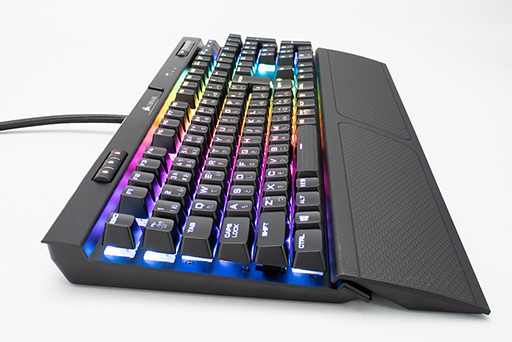 ���������꡼ No.007�Υ���ͥ������ / ��PR�ۿʲ���³����Corsair���ǿ������ܡ��ɡ�K70 RGB MK.2�פˤϡ������ޡ���ɬ�פʤ��٤Ƥ�·�äƤ���