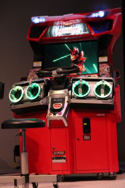 画像ギャラリー No.010のサムネイル画像 / 3DS版「超速変形ジャイロゼッター RPG」は2013年春発売。「超速変形ジャイロゼッター」の完成披露&プロジェクト発表会レポート