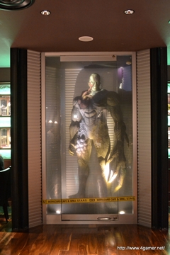 画像ギャラリー No.004のサムネイル画像 / 実物大のタイラントとグルメなひとときを過ごせる「バイオハザード カフェ&グリル S.T.A.R.S.」は7月13日オープン。内覧会レポートと川田将央氏へのインタビューを掲載