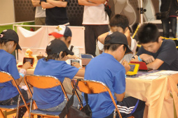 画像ギャラリー No.008のサムネイル画像 / 小学生以下の選手が3on3でポケモンバトル。高度な駆け引きに会場が沸いた「Pokemon 3on3 2013 コロコロカップ」をレポート