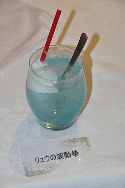 画像ギャラリー No.018のサムネイル画像 / カプコンバーのグランドメニューが7月19日にリニューアル。「アイルーでパズルー」のゲーム大会も行われた試食会をレポート