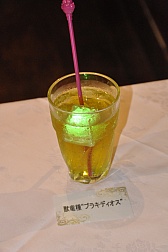 画像ギャラリー No.034のサムネイル画像 / カプコンバーのグランドメニューが7月19日にリニューアル。「アイルーでパズルー」のゲーム大会も行われた試食会をレポート