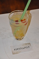 画像ギャラリー No.043のサムネイル画像 / カプコンバーのグランドメニューが7月19日にリニューアル。「アイルーでパズルー」のゲーム大会も行われた試食会をレポート