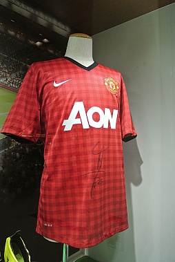 画像ギャラリー No.001のサムネイル画像 / 「ウイイレ2013」香川真司選手サイン入りグッズが当たるTwitterキャンペーン