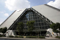 画像ギャラリー No.002のサムネイル画像 / 「アイドルマスター シャイニーフェスタ」のプレミアム先行上映会開催。ゲストにはアニメ監督を務めた錦織敦史氏が登場