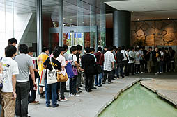 画像ギャラリー No.003のサムネイル画像 / 「アイドルマスター シャイニーフェスタ」のプレミアム先行上映会開催。ゲストにはアニメ監督を務めた錦織敦史氏が登場