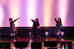 画像ギャラリー No.022のサムネイル画像 / 「アイドルマスター シャイニーフェスタ」のプレミアム先行上映会開催。ゲストにはアニメ監督を務めた錦織敦史氏が登場