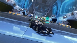 画像ギャラリー No.001のサムネイル画像 / 「F1 RACE STARS」の店頭体験会が全国4会場で実施。11種類から好きなコースを選択してレースに挑めるほか,オリジナルグッズの配布も