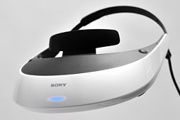 画像ギャラリー No.002のサムネイル画像 / ソニーのヘッドマウントディスプレイ「HMZ-T2」レビュー。第2世代モデルは使い勝手だけでなく「色」も進化した