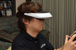 画像ギャラリー No.014のサムネイル画像 / ソニーのヘッドマウントディスプレイ「HMZ-T2」レビュー。第2世代モデルは使い勝手だけでなく「色」も進化した