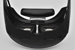 画像ギャラリー No.019のサムネイル画像 / ソニーのヘッドマウントディスプレイ「HMZ-T2」レビュー。第2世代モデルは使い勝手だけでなく「色」も進化した