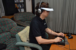 画像ギャラリー No.030のサムネイル画像 / ソニーのヘッドマウントディスプレイ「HMZ-T2」レビュー。第2世代モデルは使い勝手だけでなく「色」も進化した