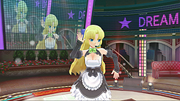 画像ギャラリー No.004のサムネイル画像 / 「ドリームクラブ Gogo.」,来日したばかりという金髪の新ホストガール セイラのカラオケステージ映像を公開