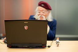 ������#015�Υ���ͥ���/�������ڶ��Ϻ�᤬�Ĥ������ĥǥӥ塼�������˺�����Ǥ��٤��ʤ���80�Ф��餤����ΡִϤ���פΥ�����