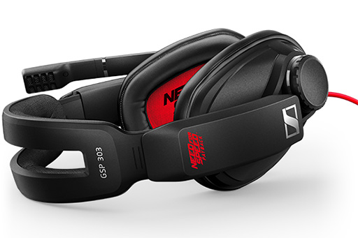 画像ギャラリー No.002のサムネイル画像 / Sennheiser,「GSP 303 Need for Speed Payback Edition」を100台限定で国内発売。「GSP 300」ベースのアナログ接続型ヘッドセット