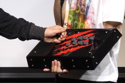 画像集#004のサムネイル/漫画「ウメハラ To live is to game」の続編連載がサプライズ発表された「出張版アールの部屋」イベントレポート。ウメハラ氏に今後の活動を聞いたミニインタビューも