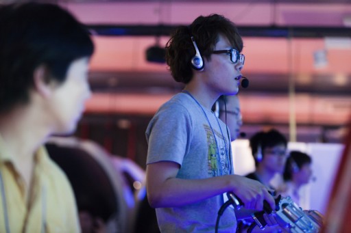 画像ギャラリー No.040のサムネイル画像 / 「ウルIV」×「ガンスト2」の異色のコラボ。ウメハラ&ポッポ小学校チームが圧倒的な強さを見せた「桜花乱舞杯」フォトレポート