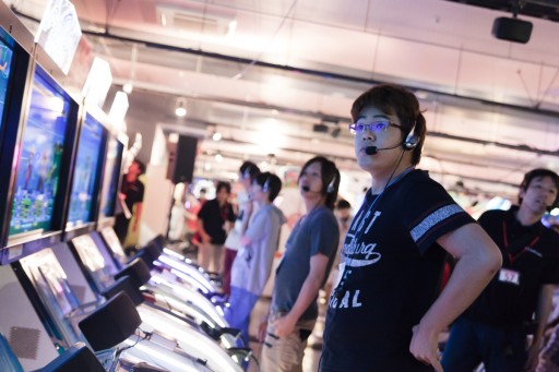 画像ギャラリー No.053のサムネイル画像 / 「ウルIV」×「ガンスト2」の異色のコラボ。ウメハラ&ポッポ小学校チームが圧倒的な強さを見せた「桜花乱舞杯」フォトレポート