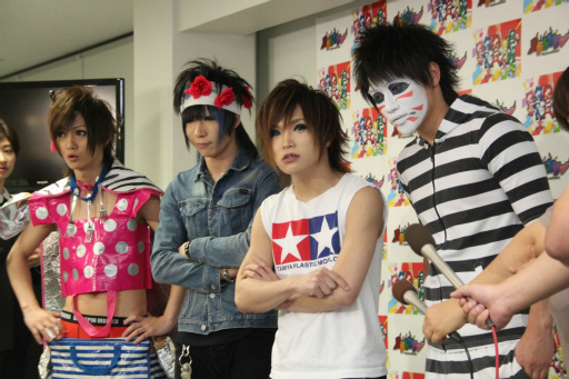 ���������꡼ No.001�Υ���ͥ������ / �֥��ȥ�󥸥㡼��VS.�֥�����ǥ�ܥ�С��פȤΥȥ�֥뤬�ճ���Ÿ���ˡ������ѥ�����ư�����ž����������ܤ�ȯɽ���줿���Բ񸫤��ݡ���