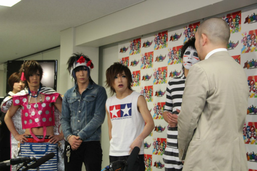 ���������꡼ No.002�Υ���ͥ������ / �֥��ȥ�󥸥㡼��VS.�֥�����ǥ�ܥ�С��פȤΥȥ�֥뤬�ճ���Ÿ���ˡ������ѥ�����ư�����ž����������ܤ�ȯɽ���줿���Բ񸫤��ݡ���