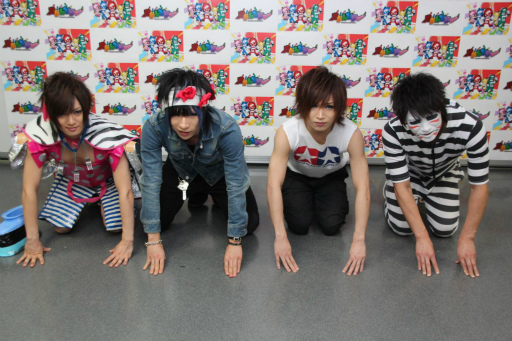 ���������꡼ No.004�Υ���ͥ������ / �֥��ȥ�󥸥㡼��VS.�֥�����ǥ�ܥ�С��פȤΥȥ�֥뤬�ճ���Ÿ���ˡ������ѥ�����ư�����ž����������ܤ�ȯɽ���줿���Բ񸫤��ݡ���