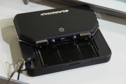 ���������꡼ No.003�Υ���ͥ������ / ��TGS 2013�ϲ��Ǹ��Ĥ���iPhone�ѥ����ॳ��ȥ������Bladepad�פ�Ҳ𡣥��饤�ɼ��ǻ������ӥ饯���󡤥ܥ����ʤ��ʤ��ܳ���