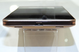 画像集#020のサムネイル/三辺狭額縁デザインが魅力のAQUOS ZETAやXperia Z2 Tabletをじっくりチェック。NTTドコモ2014夏モデルスマートフォンテストレポート(後編)