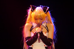 画像ギャラリー No.027のサムネイル画像 / 2.5次元ホストガールと声優の児玉さんが夢の共演。新展開の情報も明かされた「劇団ドリームクラブ ホストガール オンステージ #2」レポート