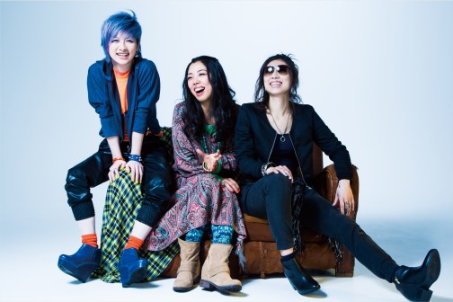 画像ギャラリー No.002のサムネイル画像 / 3人の個性が活かされた“熱血ソング”が完成。「バレットソウル -インフィニットバースト-」主題歌を歌う“いとうかなこ×Zwei”インタビュー