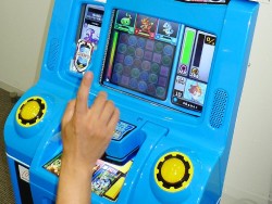 画像集#004のサムネイル/いよいよ稼働開始となった「パズドラZ テイマーバトル」。モンスターチケットによる新たな遊びを取り入れた,「パズドラ」シリーズ最新作がアーケードに登場