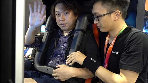 GIGABYTEVRȥ饯AORUS 720-degree Motion Simulatorפθ