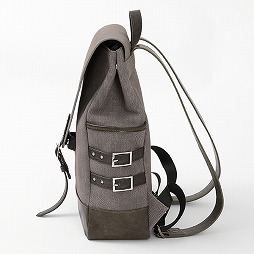 画像ギャラリー No.010のサムネイル画像 / 「Bloodborne」の時計塔をイメージした腕時計,狩人をイメージしたバッグと財布が予約受付を開始