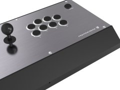 PCとPS4に対応の「ファイティングエッジ刃」が2018年2月に発売。タッチパッドを搭載し,ボタンアサイン機能を強化