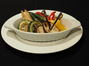 画像ギャラリー No.010のサムネイル画像 / 「SaGa SCARLET GRACE」と日比谷Barのコラボメニュー,11月15日に提供開始