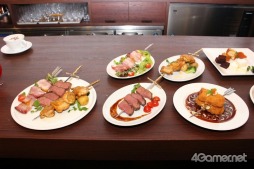 画像ギャラリー No.018のサムネイル画像 / 「SaGa SCARLET GRACE」コラボイベントが「銀座 B.E.HOUSE」にてスタート。SSGの世界観で一色に染まった店舗とメニューをチェックしてきた