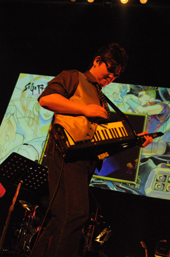 画像ギャラリー No.007のサムネイル画像 / 「インペリアル サガ」,そして「サガ」25周年企画の新情報が明かされたライブ「One Night Re:Birth」をレポート